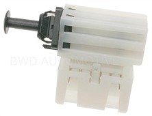 Spínač brzdového světla 4671336 Jeep Cherokee,Grand Cherokee,Wrangler Spínač brzdového světla 4671336 Jeep Cherokee,Grand Cherokee,Wrangler